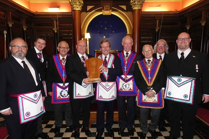 The Travelling Keystone arrives at Cranley Lodge of MMM No. 1616 – Monday 15th October 2018